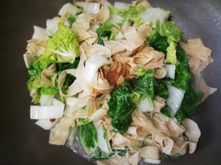 黄心菜炒人造肉的做法步骤：9