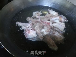 排骨土豆炖豆角的做法步骤：3