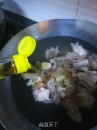 排骨土豆炖豆角的做法步骤：4