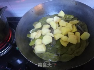 排骨土豆炖豆角的做法步骤：16