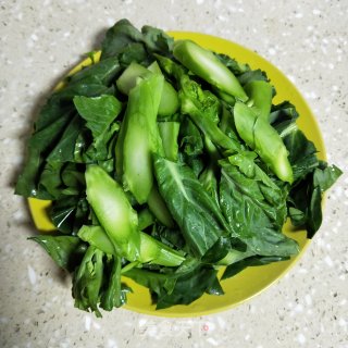 腊肠炒芥兰的做法步骤：2