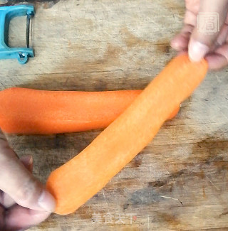 装饰用胡萝卜蜜饯的做法步骤：1