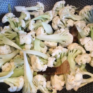 肉片炒花菜的做法步骤：5