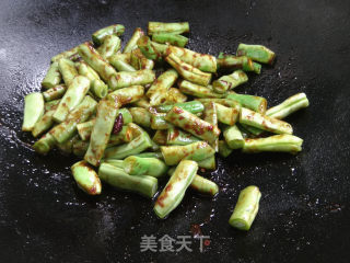 杏鲍菇炖豆角的做法步骤：4