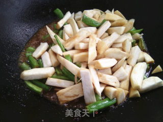 杏鲍菇炖豆角的做法步骤：7