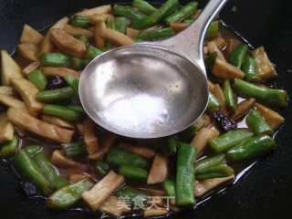 杏鲍菇炖豆角的做法步骤：8