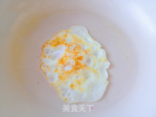 培根鸡蛋汉堡的做法步骤：2