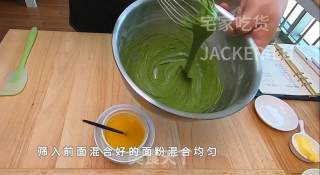 抹茶雪茄费南雪，满屋弥漫着浓郁香味，口感层次特别丰富。的做法步骤：5