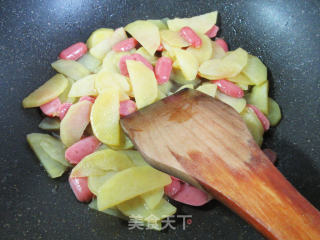 烤香肠炒土豆的做法步骤：9