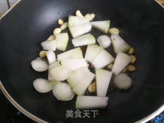 红虾皮冬瓜烧豆腐的做法步骤：3