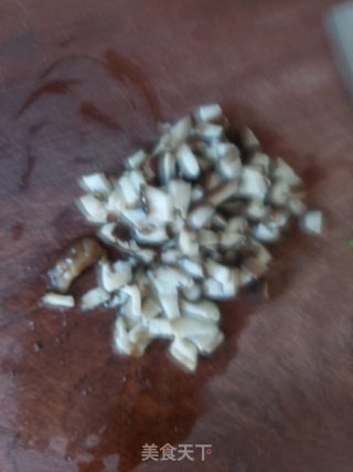 香菇猪肉饺的做法步骤：2