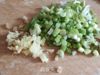 猪肉旱萝卜丸子的做法步骤：6