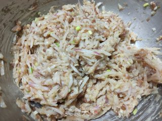 猪肉旱萝卜丸子的做法步骤：13