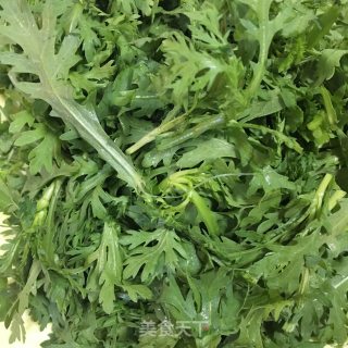 蒜蓉炒茼蒿的做法步骤：2
