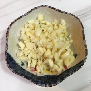 蒜蓉炒茼蒿的做法步骤：3