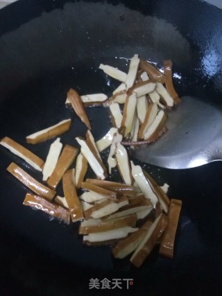 韭菜豆干的做法步骤：2