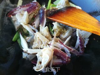梭子蟹炒年糕的做法步骤：6