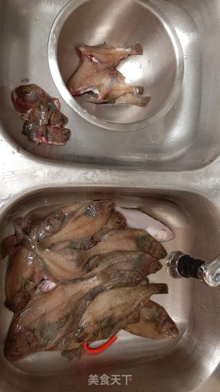 香煎龙利鱼的做法步骤：1