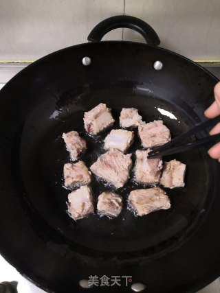 糖醋排骨的做法步骤：7