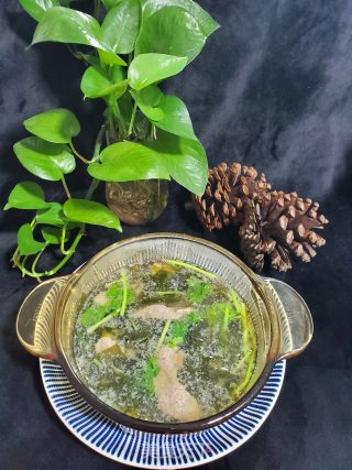 海带芽肉片汤的做法步骤：8
