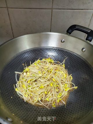肉末炒黄豆芽的做法步骤：7