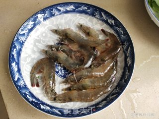 鲜虾炒小白菜的做法步骤：2
