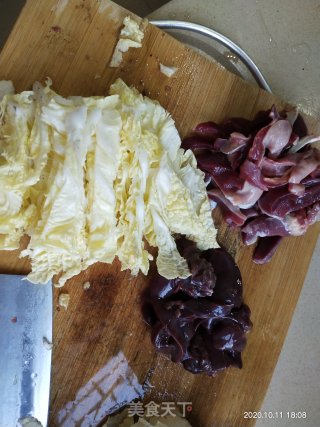 鸭杂汤的做法步骤：4