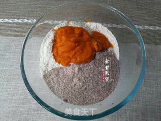 南瓜全麦豆沙饼的做法步骤：1