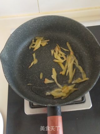 榨菜肉丝面的做法步骤：4