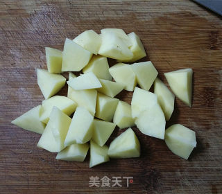 彩蔬奶炖鸡腿肉的做法步骤：3