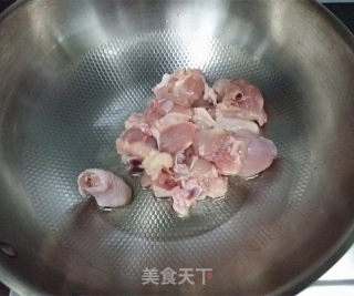 彩蔬奶炖鸡腿肉的做法步骤：7