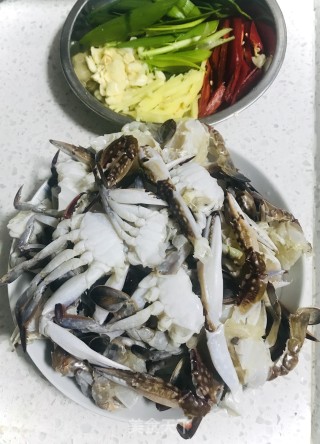 炒螃蟹的做法步骤：2