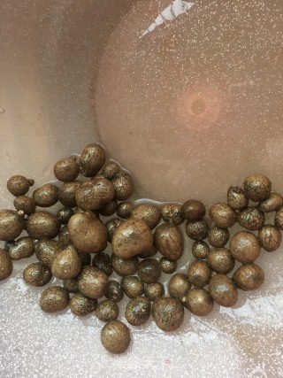 山药豆炖鸽子的做法步骤：2