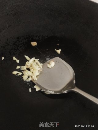 清炒油菜花的做法步骤：3