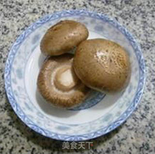 香菇咸肉大米粥的做法步骤：2