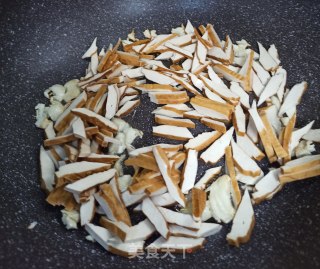 香芹炒香干的做法步骤：5