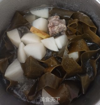 萝卜小排炖海带的做法步骤：3