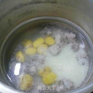 板栗排骨大米粥的做法步骤：5