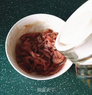 芫爆牛肉丝的做法步骤：4