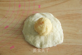 椰蓉奶酥蛋黄面包的做法步骤：14