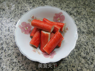 蟹味棒炒大白菜的做法步骤：2