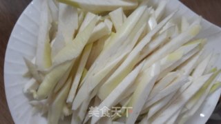 茭白炒肉的做法步骤：1
