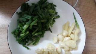 茭白炒肉的做法步骤：2
