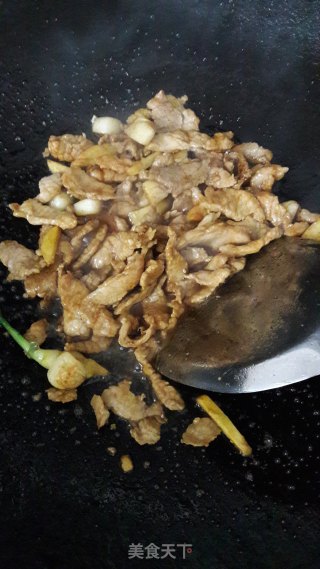 茭白炒肉的做法步骤：6