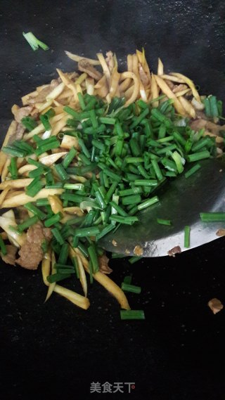 茭白炒肉的做法步骤：9