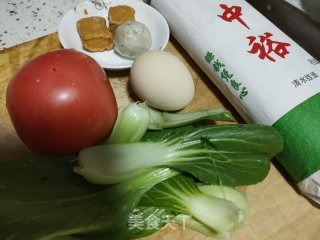 西红柿挂面汤的做法步骤：1