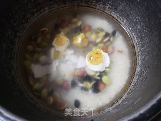 咸鸭蛋眉豆粥的做法步骤：4