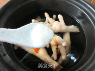 腐竹蟹味菇鸡爪煲的做法步骤：7