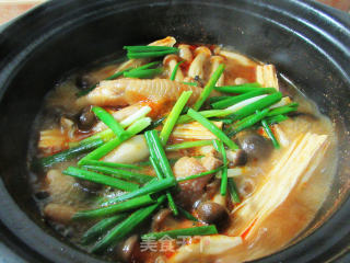 腐竹蟹味菇鸡爪煲的做法步骤：11