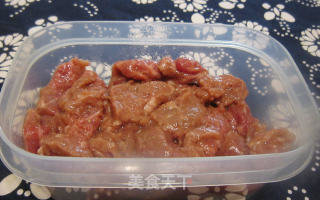 石锅牛肉饭的做法步骤：1